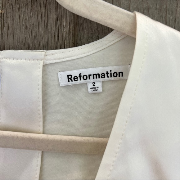 Reformation Barcelona Silk Two Piece - Picture 9 of 15